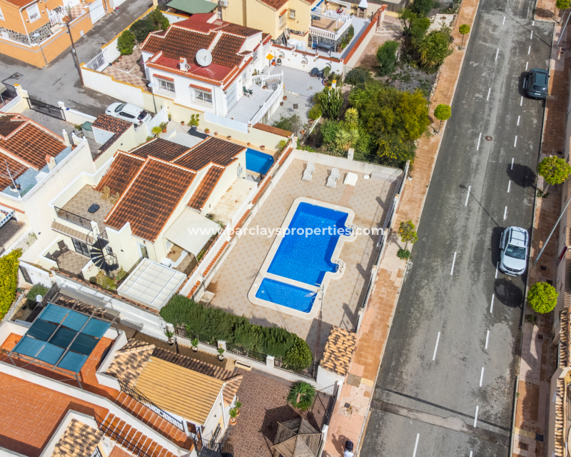 Wederverkoop -  Twee Onder Een Kap - Urb. La Marina