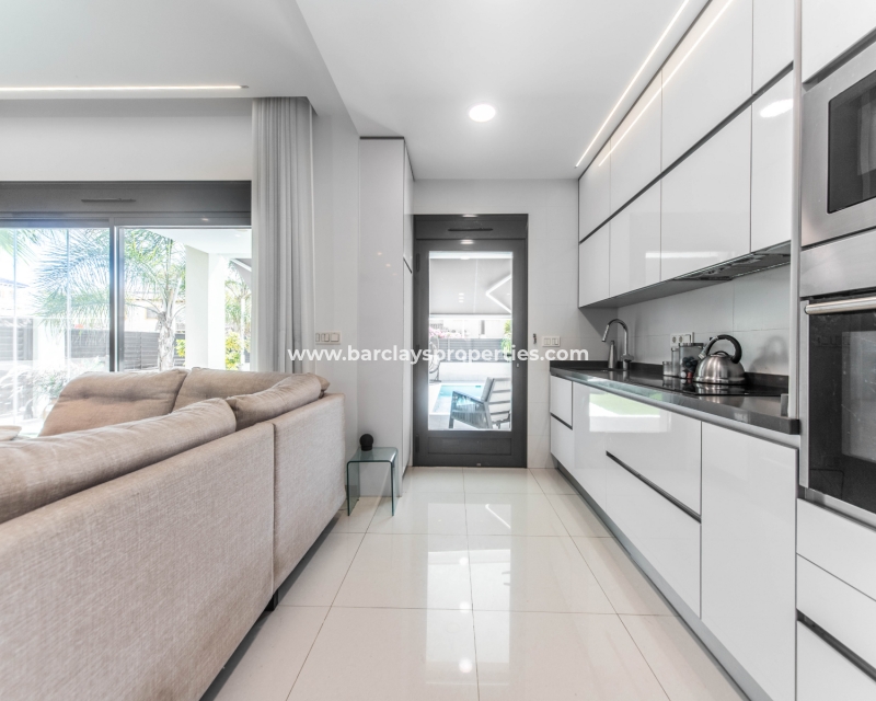 Wederverkoop - Vrijstaande Villa - El Pinet Beach