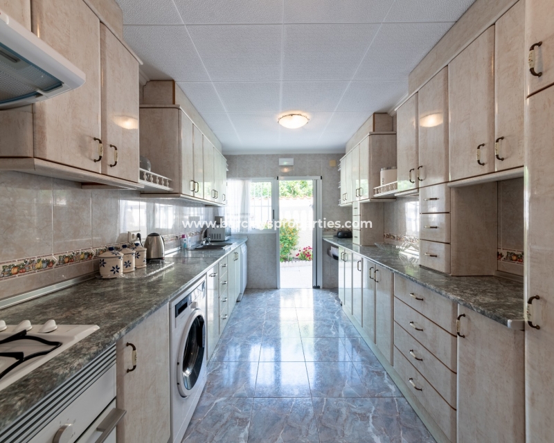 Wederverkoop - Vrijstaande Villa - La Marina - Urb. La Marina