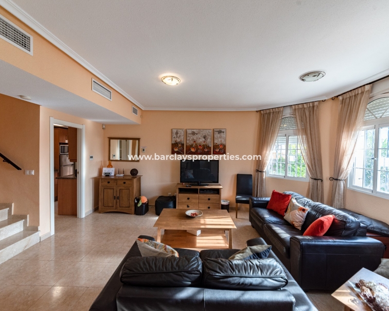 Wederverkoop - Vrijstaande Villa - Urb. El Oasis - La Marina