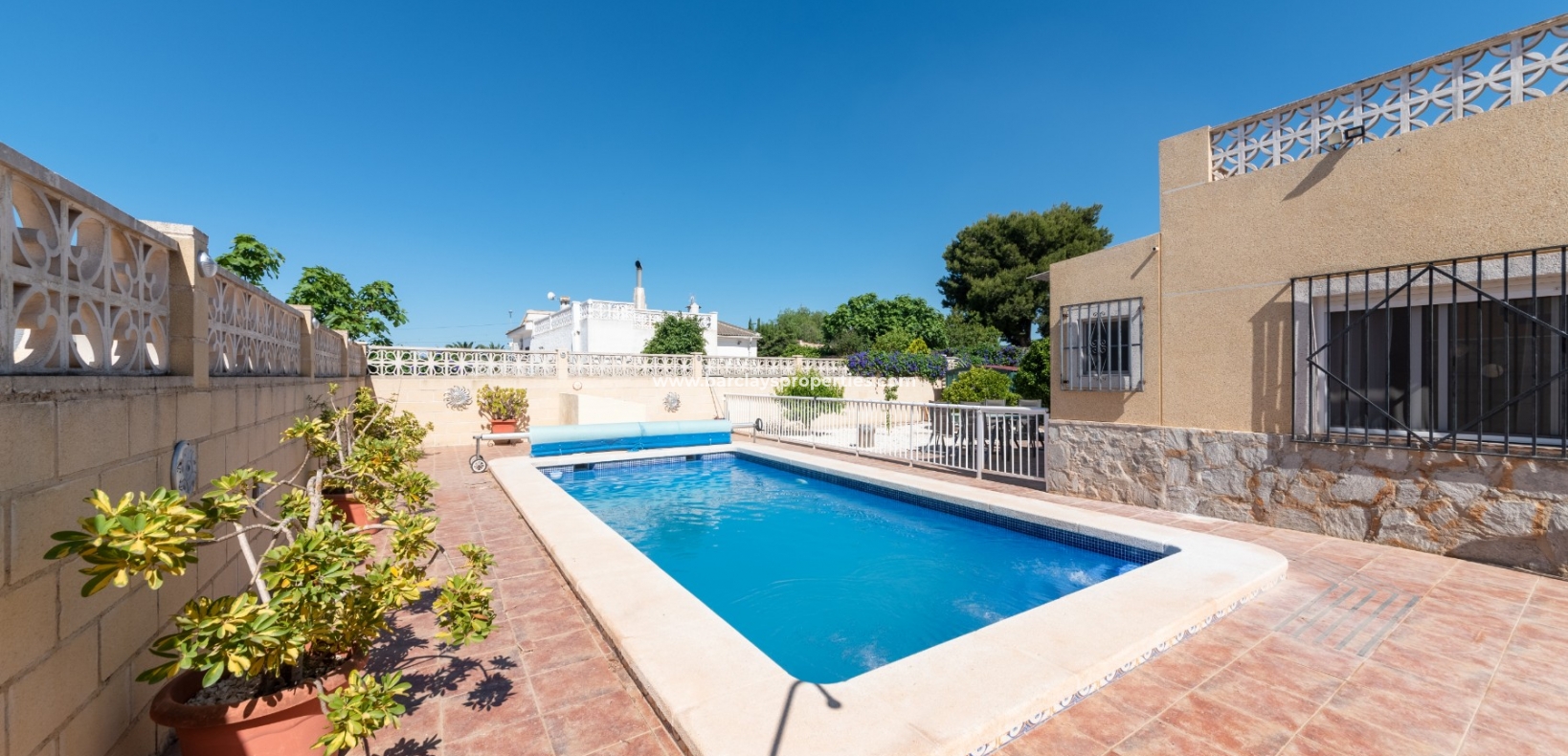 Wederverkoop - Vrijstaande Villa - Urb. El Oasis - La Marina