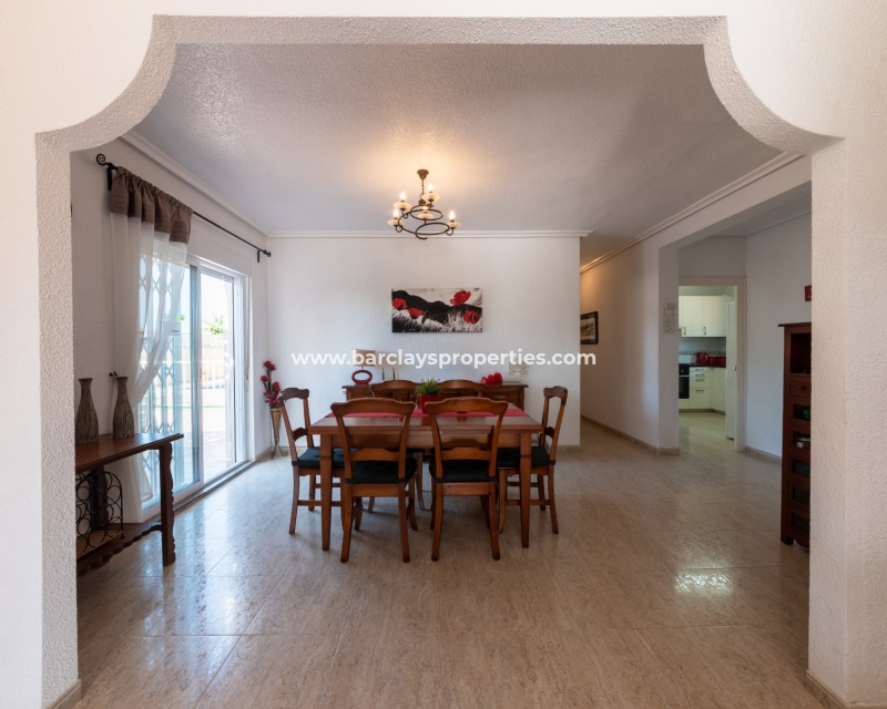 Wederverkoop - Vrijstaande Villa - Urb. El Oasis - La Marina