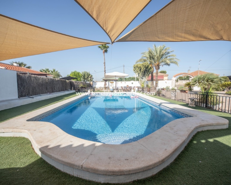 Wederverkoop - Vrijstaande Villa - Urb. El Oasis - La Marina