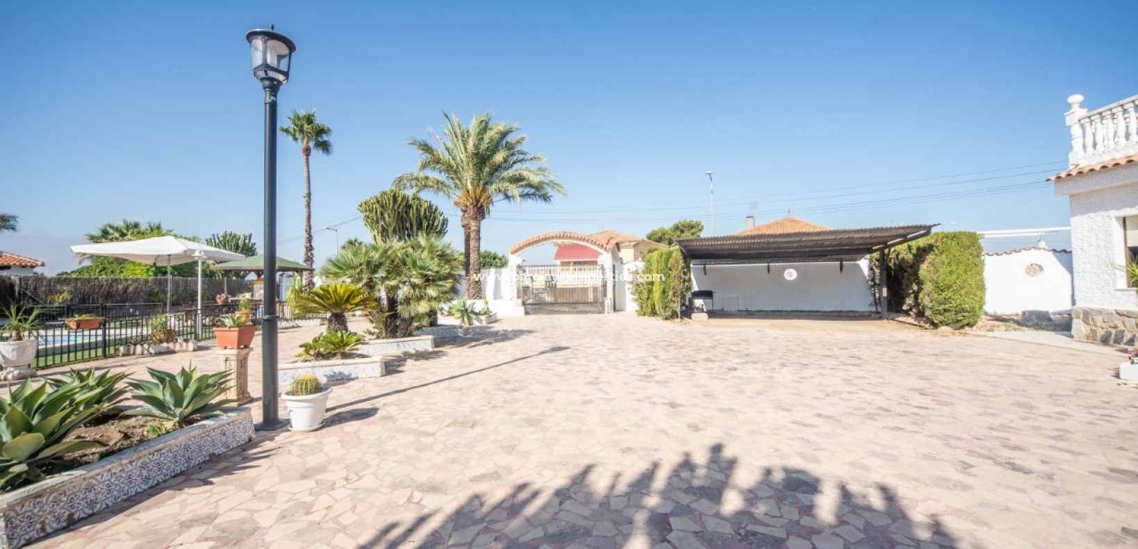 Wederverkoop - Vrijstaande Villa - Urb. El Oasis - La Marina