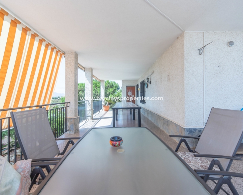 Wederverkoop - Vrijstaande Villa - Urb. El Oasis - La Marina