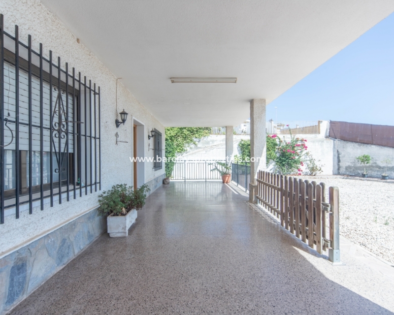 Wederverkoop - Vrijstaande Villa - Urb. El Oasis - La Marina