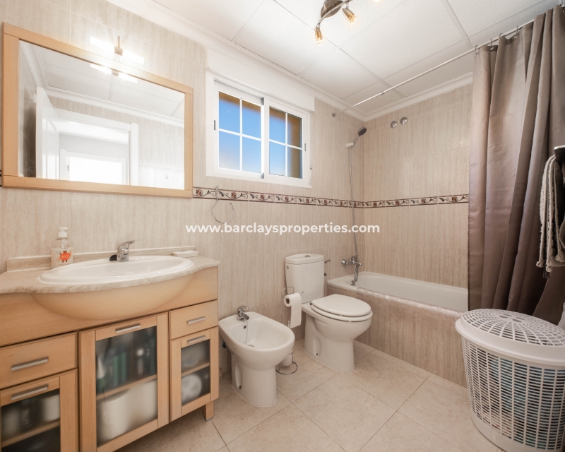 Wederverkoop - Vrijstaande Villa - Urb. El Oasis - La Marina