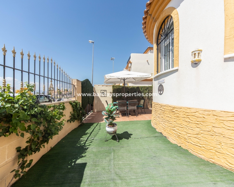 Wederverkoop - Vrijstaande Villa - Urb. El Oasis - La Marina