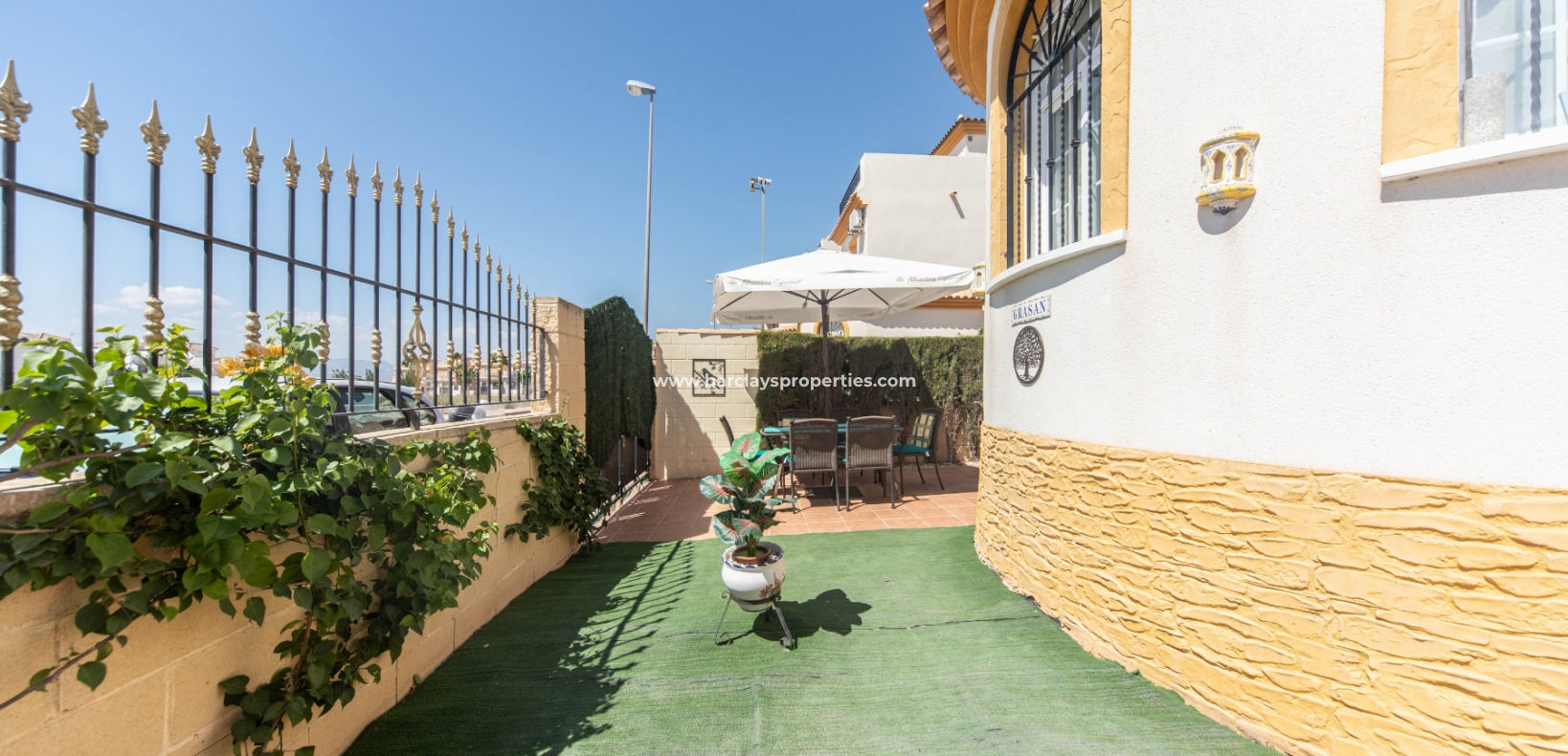 Wederverkoop - Vrijstaande Villa - Urb. El Oasis - La Marina