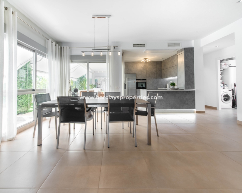 Wederverkoop - Vrijstaande Villa - Urb. El Oasis - La Marina