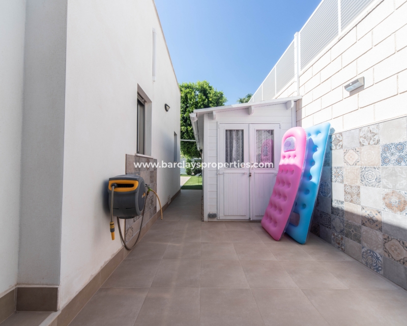 Wederverkoop - Vrijstaande Villa - Urb. El Oasis - La Marina