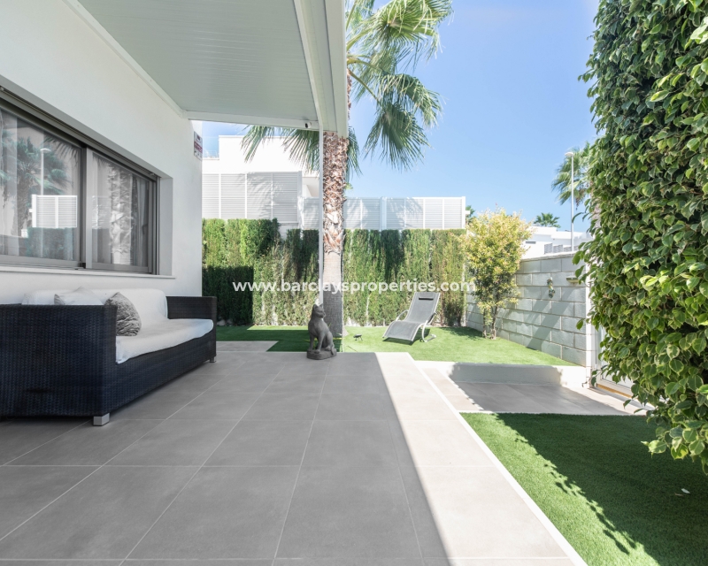 Wederverkoop - Vrijstaande Villa - Urb. El Oasis - La Marina