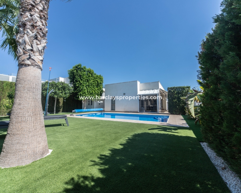 Wederverkoop - Vrijstaande Villa - Urb. El Oasis - La Marina