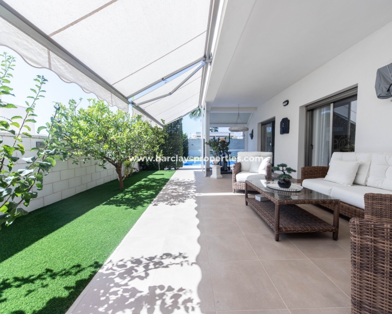 Wederverkoop - Vrijstaande Villa - Urb. El Oasis - La Marina