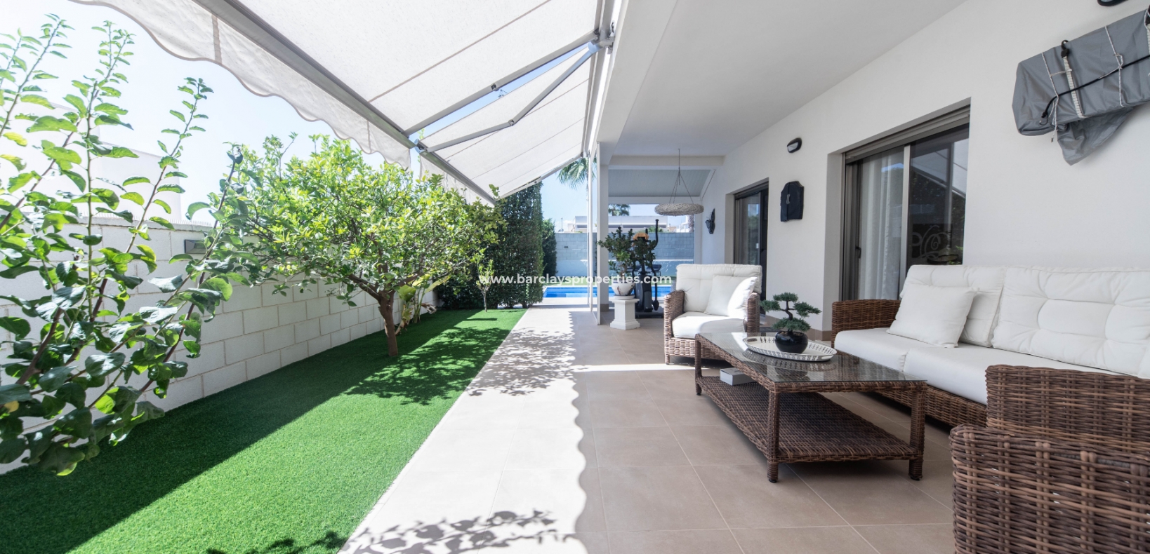 Wederverkoop - Vrijstaande Villa - Urb. El Oasis - La Marina