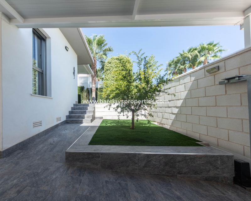 Wederverkoop - Vrijstaande Villa - Urb. El Oasis - La Marina