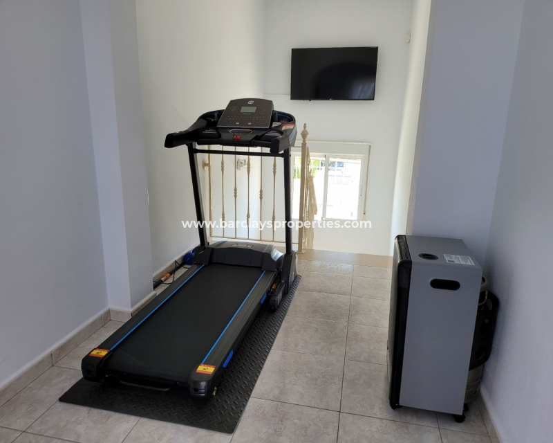 Wederverkoop - Vrijstaande Villa - Urb. El Oasis - La Marina