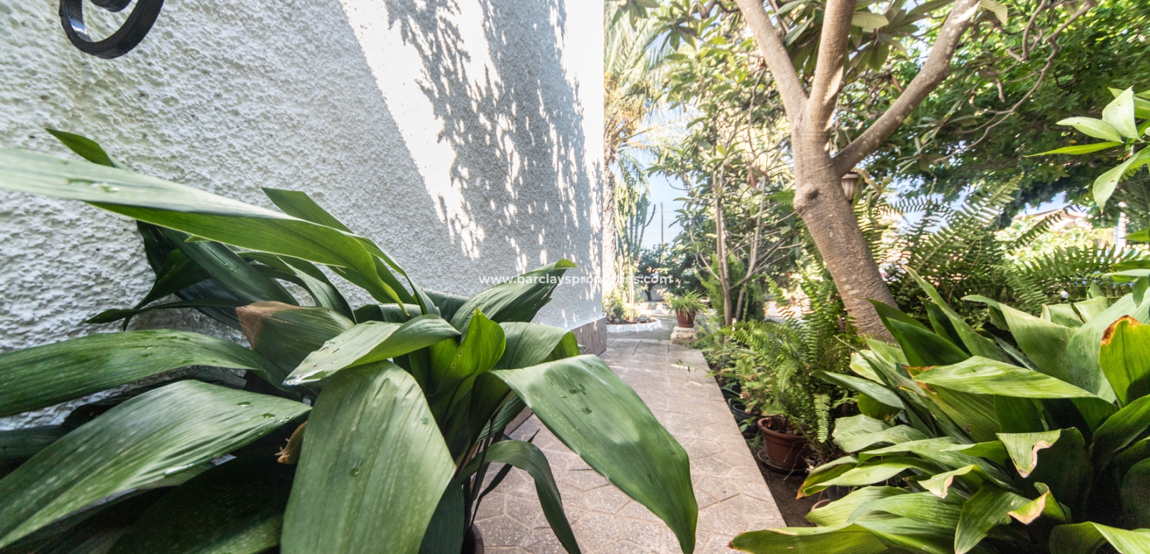 Wederverkoop - Vrijstaande Villa - Urb. El Oasis - La Marina