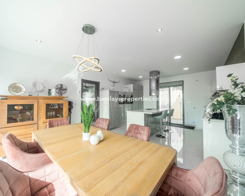 Wederverkoop - Vrijstaande Villa - Urb. El Oasis - La Marina