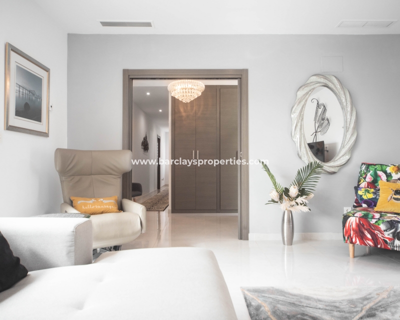 Wederverkoop - Vrijstaande Villa - Urb. El Oasis - La Marina