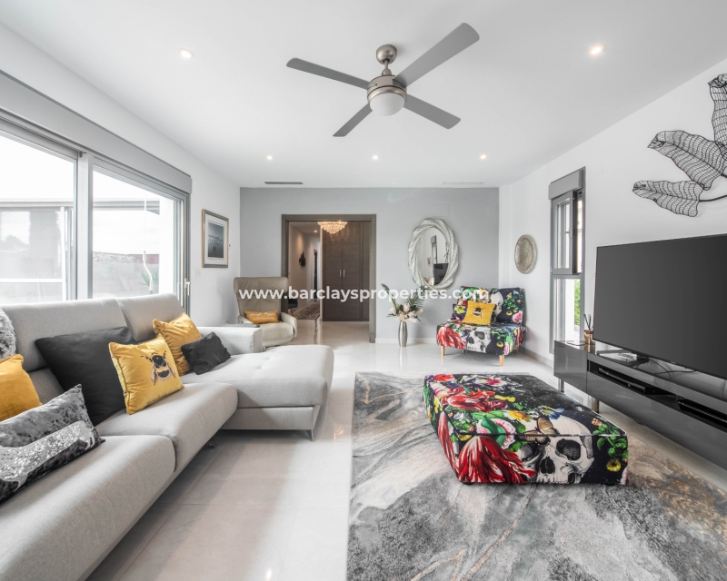 Wederverkoop - Vrijstaande Villa - Urb. El Oasis - La Marina