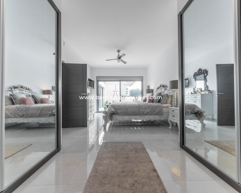 Wederverkoop - Vrijstaande Villa - Urb. El Oasis - La Marina