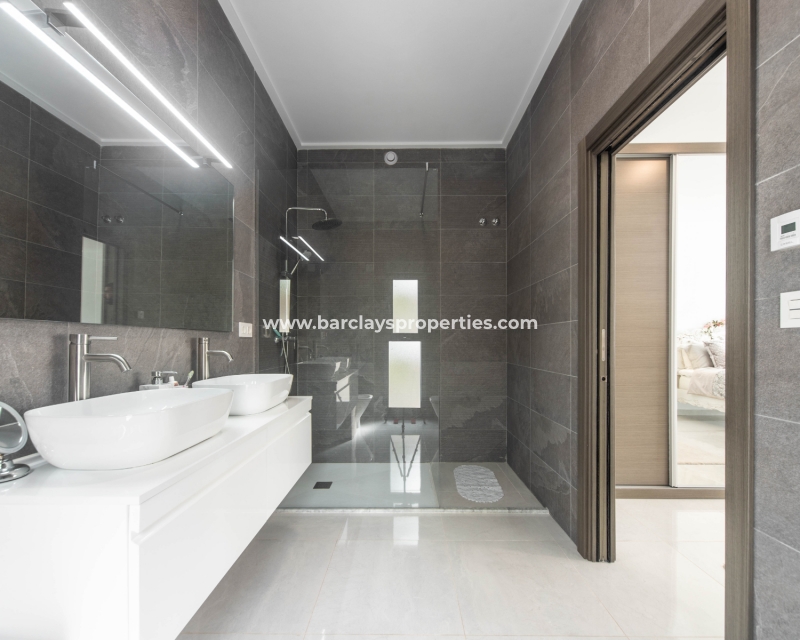 Wederverkoop - Vrijstaande Villa - Urb. El Oasis - La Marina