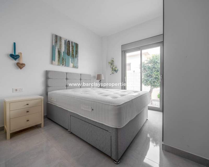 Wederverkoop - Vrijstaande Villa - Urb. El Oasis - La Marina