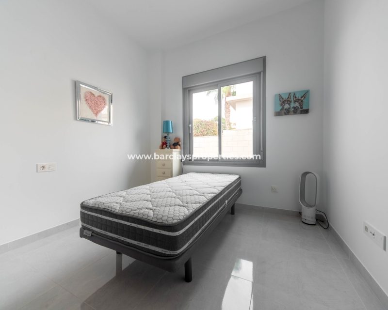 Wederverkoop - Vrijstaande Villa - Urb. El Oasis - La Marina