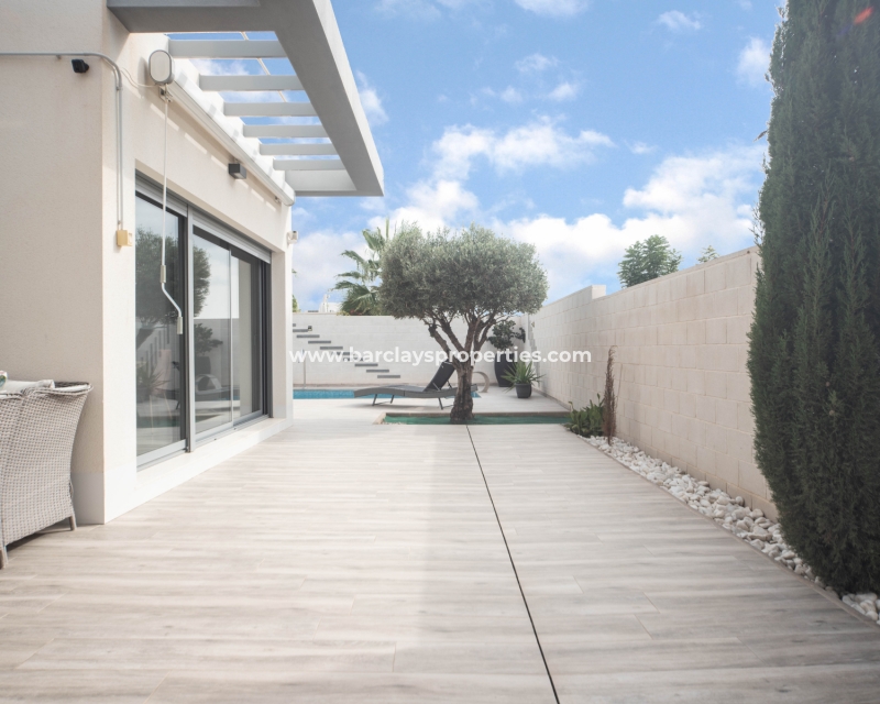 Wederverkoop - Vrijstaande Villa - Urb. El Oasis - La Marina