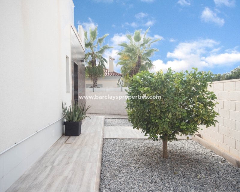 Wederverkoop - Vrijstaande Villa - Urb. El Oasis - La Marina