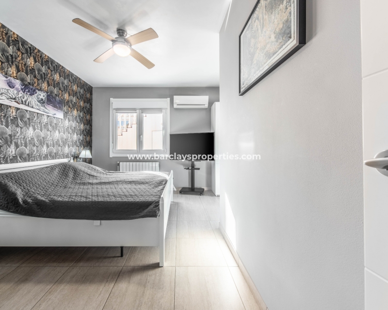 Wederverkoop - Vrijstaande Villa - Urb. El Oasis - La Marina