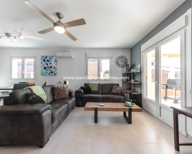 Wederverkoop - Vrijstaande Villa - Urb. El Oasis - La Marina