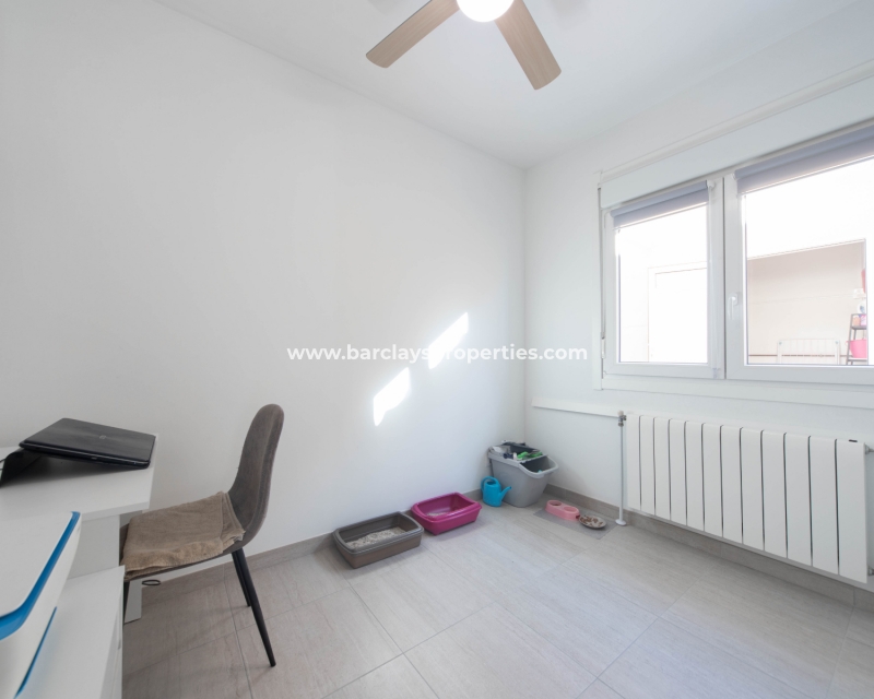 Wederverkoop - Vrijstaande Villa - Urb. El Oasis - La Marina