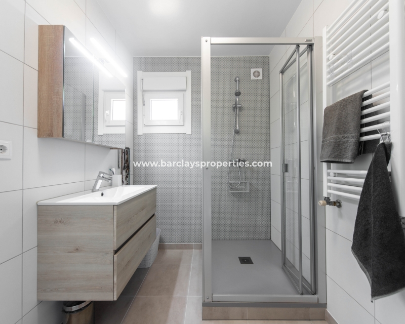 Wederverkoop - Vrijstaande Villa - Urb. El Oasis - La Marina