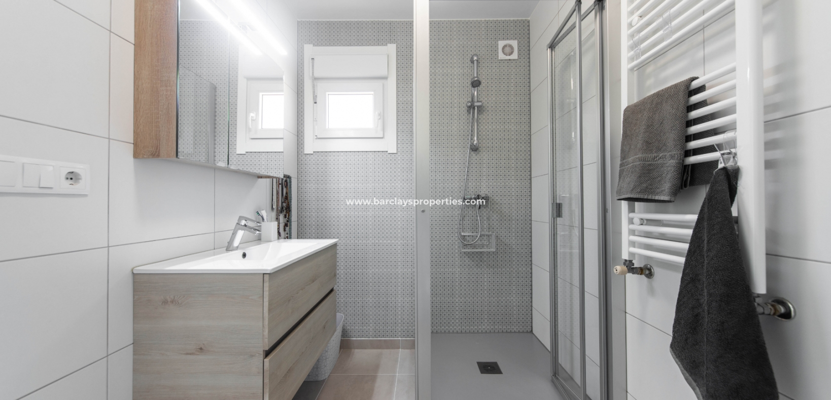 Wederverkoop - Vrijstaande Villa - Urb. El Oasis - La Marina