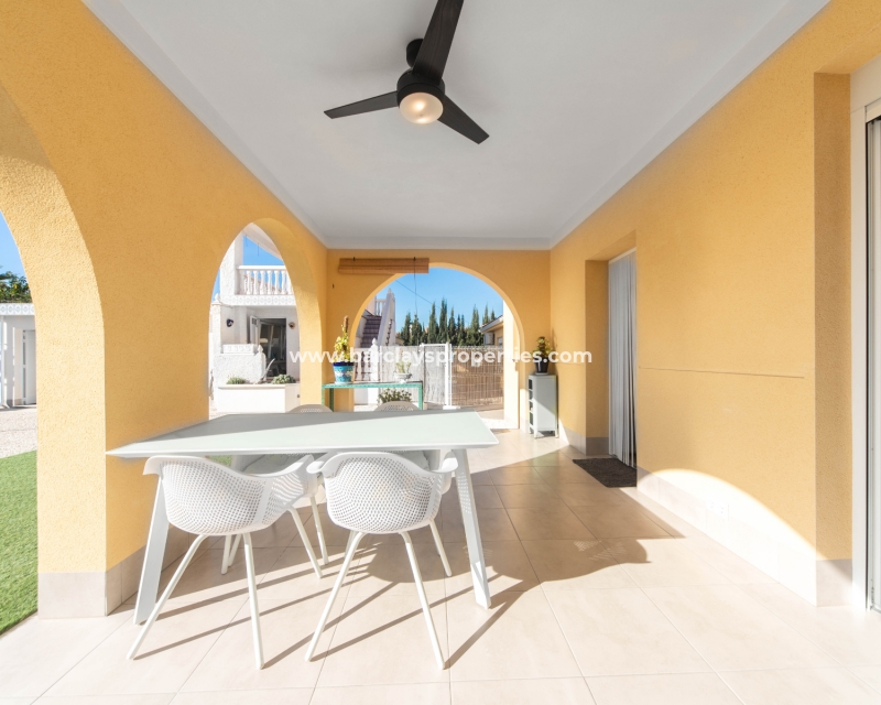 Wederverkoop - Vrijstaande Villa - Urb. El Oasis - La Marina