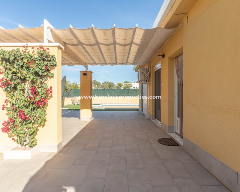 Wederverkoop - Vrijstaande Villa - Urb. El Oasis - La Marina