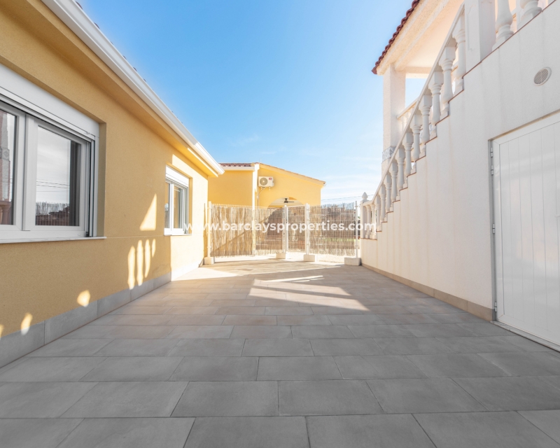 Wederverkoop - Vrijstaande Villa - Urb. El Oasis - La Marina