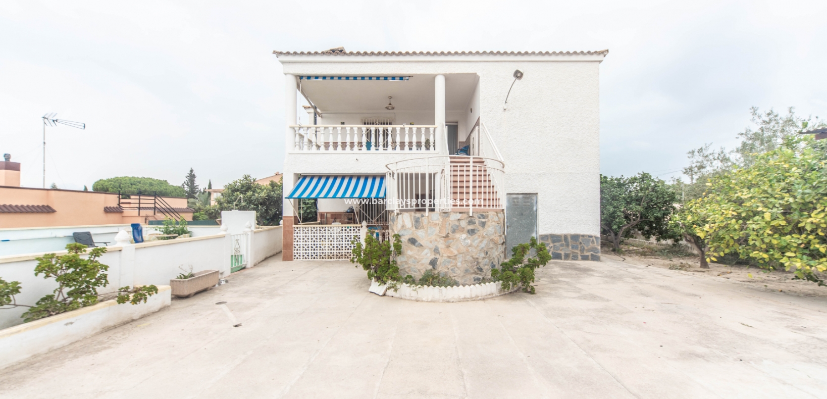 Wederverkoop - Vrijstaande Villa - Urb. El Oasis - La Marina