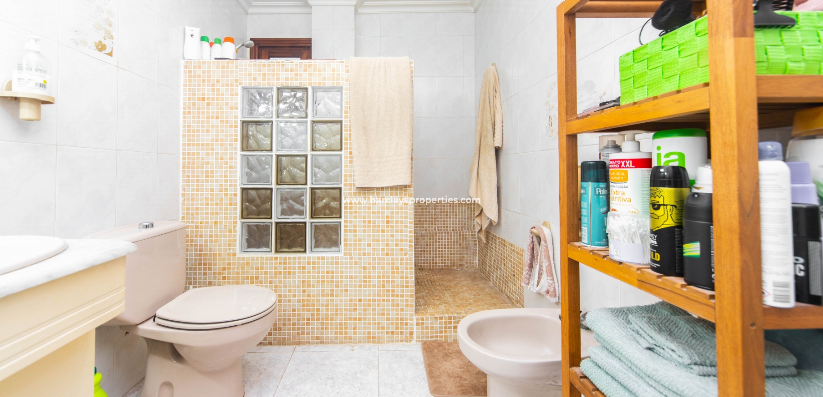 Wederverkoop - Vrijstaande Villa - Urb. El Oasis - La Marina