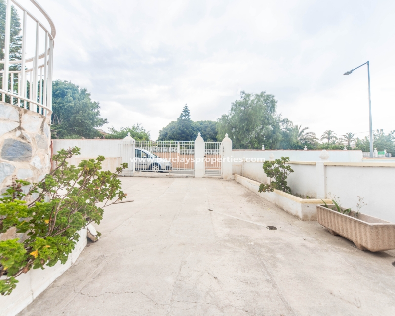 Wederverkoop - Vrijstaande Villa - Urb. El Oasis - La Marina