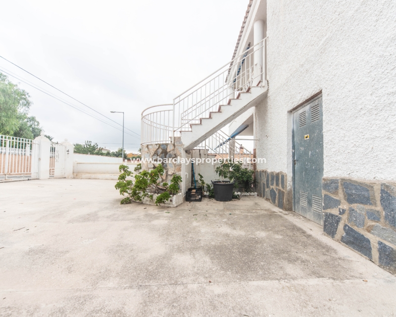 Wederverkoop - Vrijstaande Villa - Urb. El Oasis - La Marina