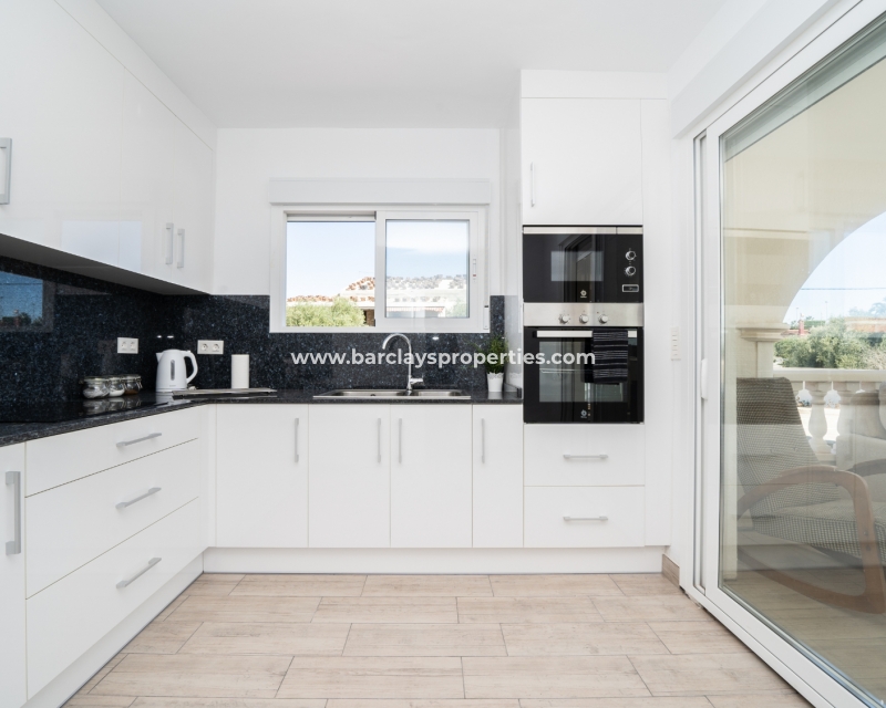 Wederverkoop - Vrijstaande Villa - Urb. El Oasis - La Marina