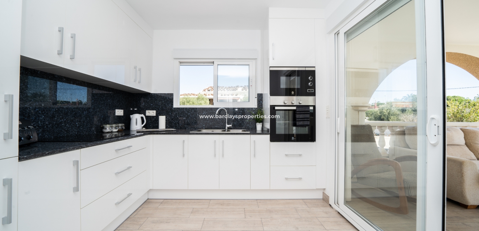 Wederverkoop - Vrijstaande Villa - Urb. El Oasis - La Marina