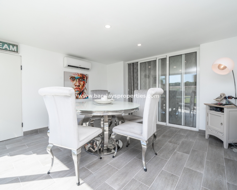 Wederverkoop - Vrijstaande Villa - Urb. El Oasis - La Marina