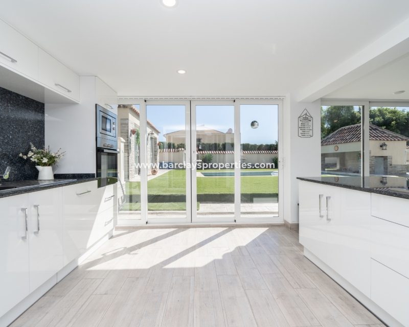 Wederverkoop - Vrijstaande Villa - Urb. El Oasis - La Marina