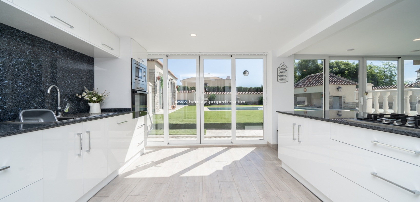 Wederverkoop - Vrijstaande Villa - Urb. El Oasis - La Marina