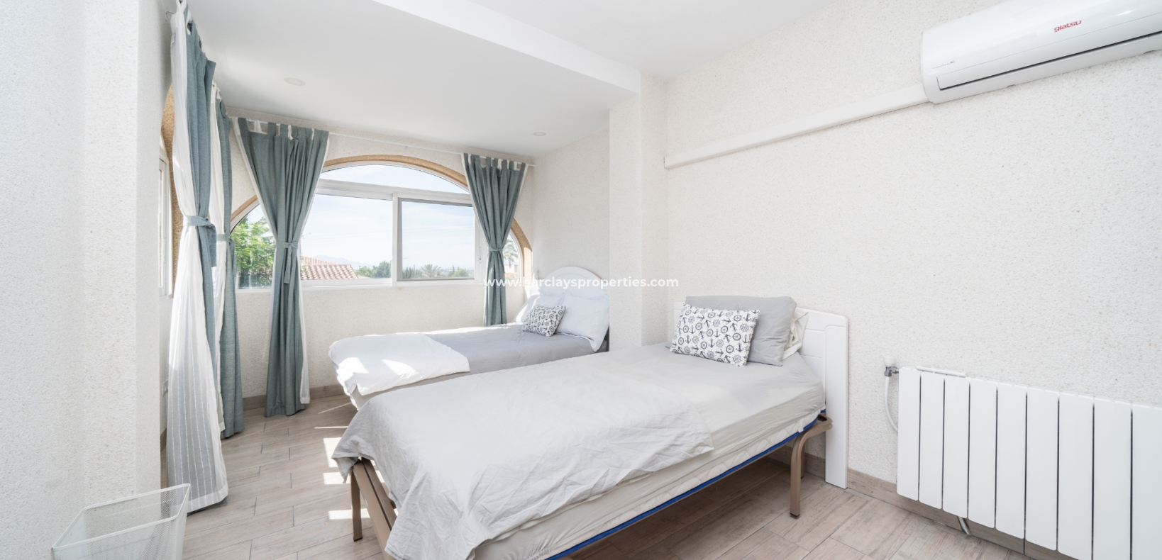 Wederverkoop - Vrijstaande Villa - Urb. El Oasis - La Marina