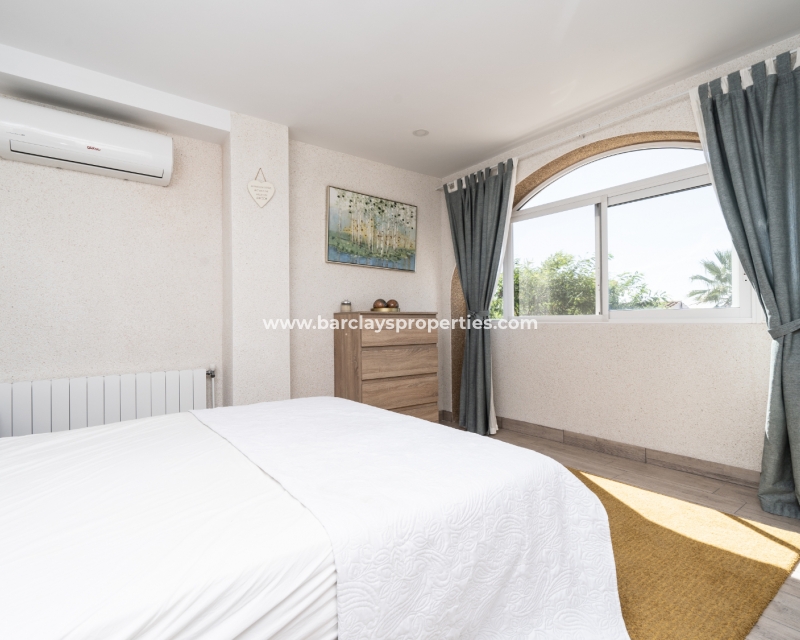 Wederverkoop - Vrijstaande Villa - Urb. El Oasis - La Marina